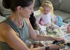 40 gadus veca leļļu mamma ar saviem mājas video satricina internetu - cilvēki sauc viņu par jukušu, taču sievietei ir argumenti