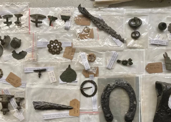 Aizputes muzejā atgriežas arheoloģiskās senlietas