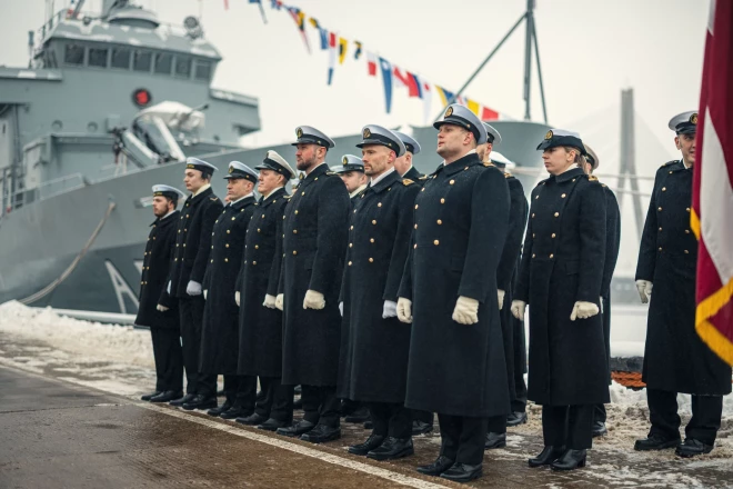 Латвия передала руководство противоминной группой НАТО Польше.