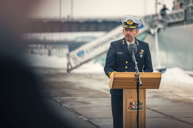 Латвия передала руководство противоминной группой НАТО Польше.
