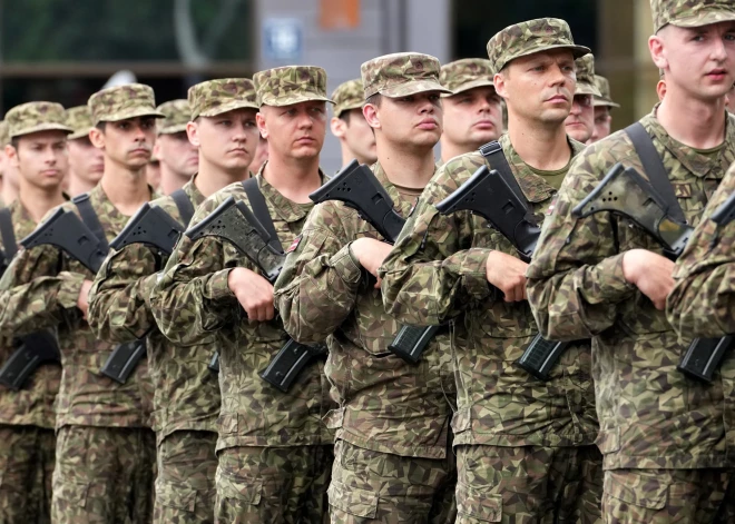 Jauniešus aicina pieteikties 2026. gada jūlija valsts aizsardzības dienesta iesaukumam