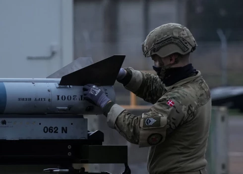 Dānija paziņojusi, ka negrasās vienkārši noskatīties, ja amerikāņu karavīri iebruks Grenlandē (foto: Scanpix / Reuters)