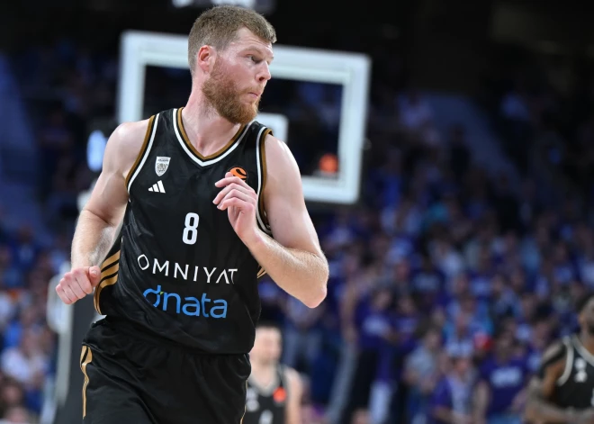 Dāvis Bertāns ar "Dubai" pieveic "Fenerbahce", kur nespēlē traumētais Artūrs Žagars