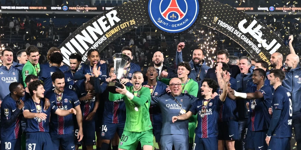 Parīzes "Saint-Germain" futbolisti līksmo ar Francijas Superkausu