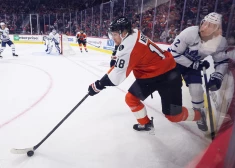 Ābolam 13 minūtes uz ledus; "Flyers" pagarinājumā piekāpjas "Maple Leafs"
