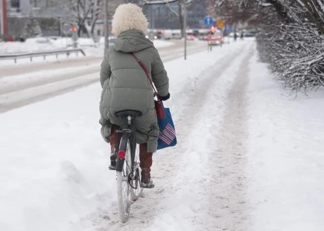Gaidāmas būtiskas izmaiņas Ceļu satiksmes likumā: jauni noteikumi velosipēdiem un nomas transportam
