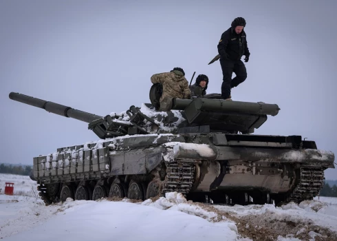 Ukrainas bruņoto spēku tankisti.