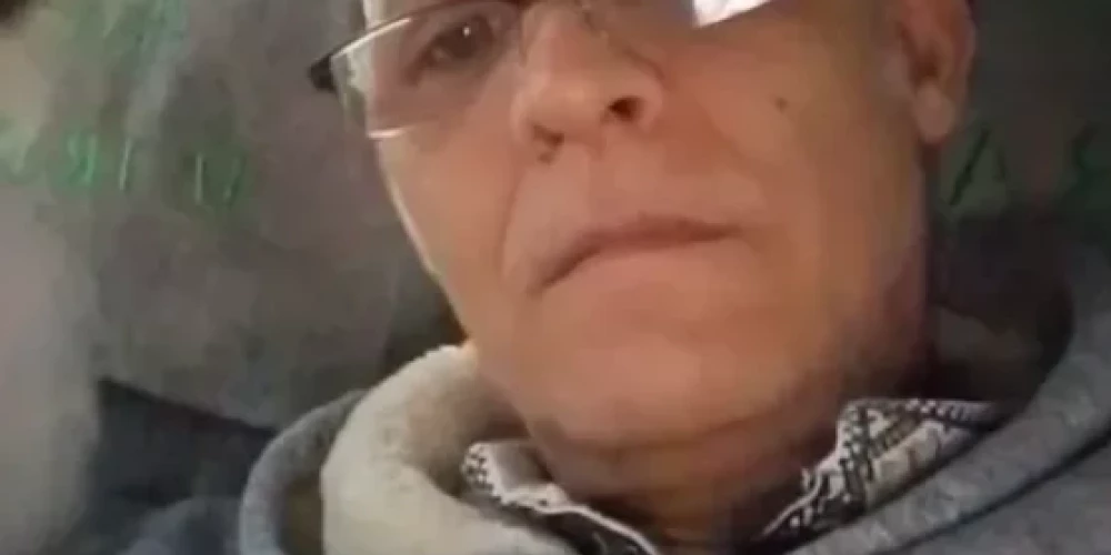 Itālis Roko brauca uz paša kāzām Ukrainā, taču robežsargi Putina slavinātāju neielaida (ekrānuzņēmums no "Tik-Tok")