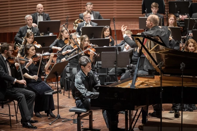 Liepajas Simfonsikais orķestris Kaspars Uinsks un Atvars Lakstīgala.