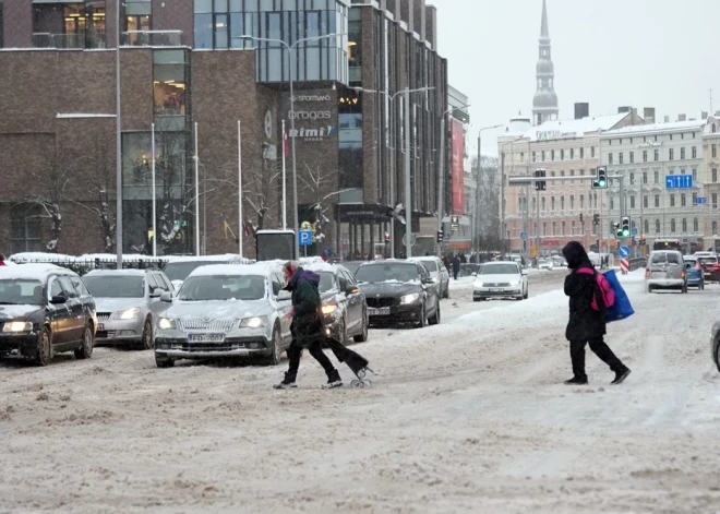 Все больше жителей Риги отказываются от личных автомобилей. Почему они так делают?