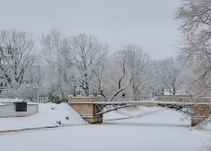 В субботу Латвию накроют снег и метели