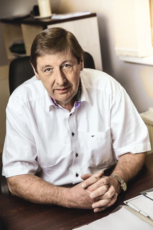 Andis Paeglītis teic: “Padomju zobārstniecība bija kā dūmakains un apmācies laiks ar retu saules stariņu pie debesīm.”