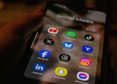 Vai esi aizdomājies, cik daudz laika pavadi lietojot viedtālruni? Jaunieti šokē redzētais