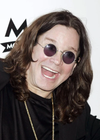 Sapņos Ozijs vienmēr smaidot.