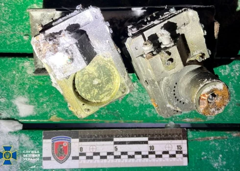 Krievija naktī uz piektdienu masveidā uzbruka Ukrainai ar raķetēm un droniem, tostarp raidīja vidēja darbības rādiusa ballistisko raķeti "Orešņik" pret Ļvivas apgabalu.