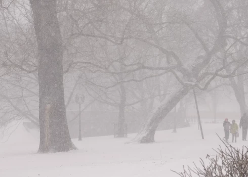 Sestdien valsts rietumos sniega sega palielināsies par pieciem līdz deviņiem centimetriem.