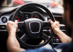 Vai personīgais auto zaudē pozīcijas? Aptauja atklāj jaunu mobilitātes tendenci