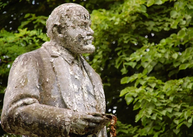 Kamēr Baltijā Ļeņinu demontē, Vācijā – gatavojas aizsargāt