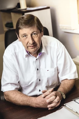 Андис Паэглитис говорит: "Советская стоматология была похожа на туманное и пасмурное время, когда на небе лишь изредка появлялся луч солнца".