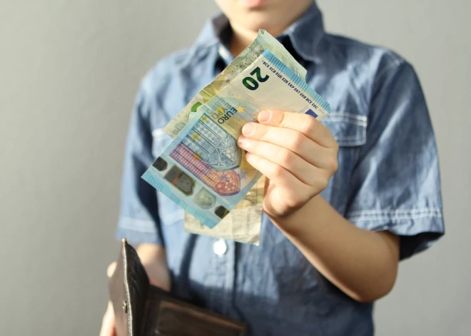 К совершеннолетию будет более 10 000 евро: что стоит сделать, чтобы ваш ребенок не остался без денег