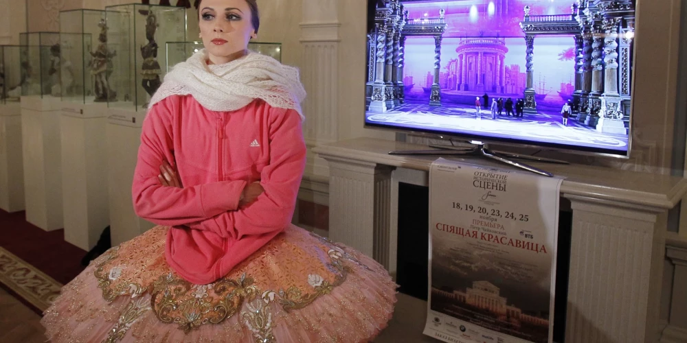 Балерина Захарова вошла в роль сторонницы Путина.