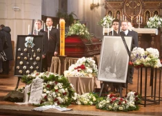 FOTO: Rīgas Domā ļaudis atvadās no Vairas Vīķes-Freibergas vīra Imanta Freiberga