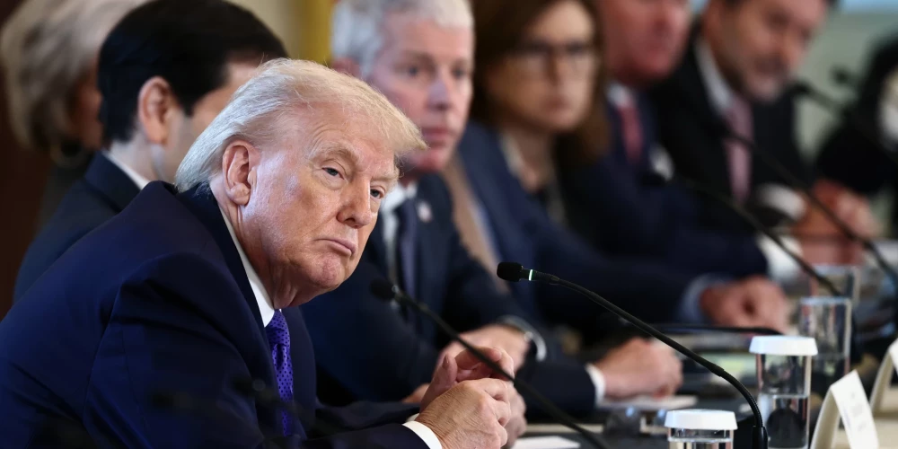 ASV prezidents aicinājis naftas gigantus ieguldīt Venecuēlas naftas ieguvē 100 miljardus dolāru.