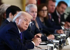 Tramps vēlas ieguldīt 100 miljardus dolāru Venecuēlas naftā. Naftas giganti brīdina par milzu riskiem