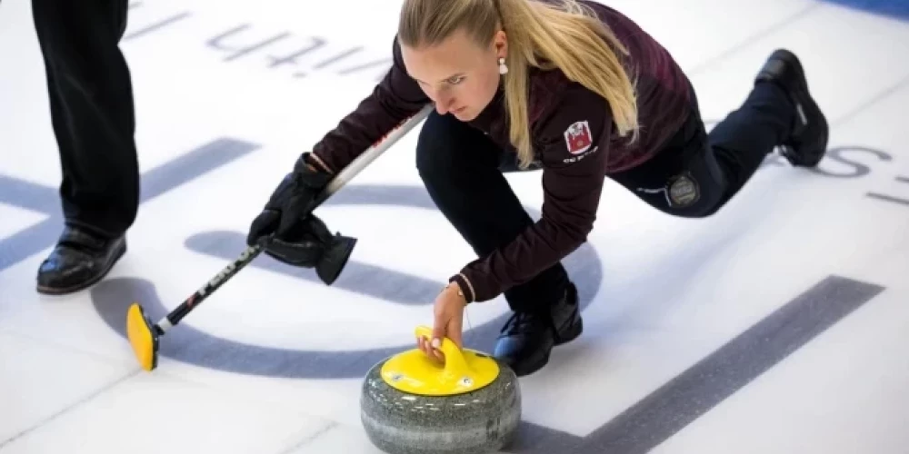 Kērlingisti Gaidule/Buncis paliek uzvaras attālumā no iekļūšanas pasaules čempionātā jauktajiem pāriem.