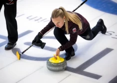Kērlingisti Gaidule/Buncis paliek mata tiesu aiz kvalificēšanās pasaules čempionātam