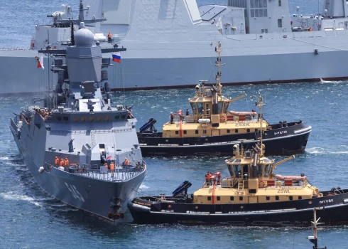 Krievija, Ķīna, Dienvidāfrika un Irāna piedalās kopīgās mācībās.