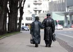 Средняя пенсия в Латвии по-прежнему не покрывает уровень базовых расходов