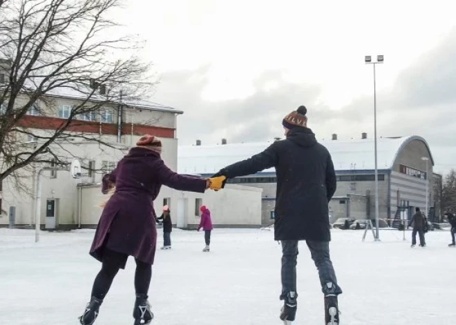 Kuldīgā atklāta bezmaksas slidotava