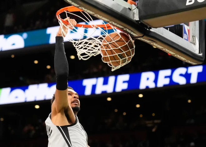 Vembanjama ar uzvaras metienu kaldina “Spurs” panākumu Bostonā