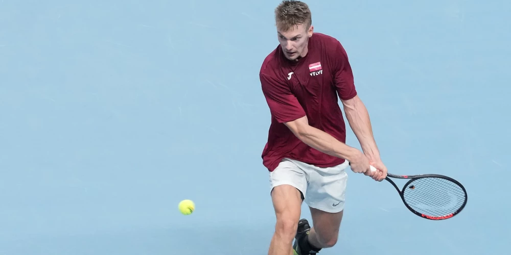 Latvijas vīriešu tenisa izlases spēlētājs Roberts Štrombahs.