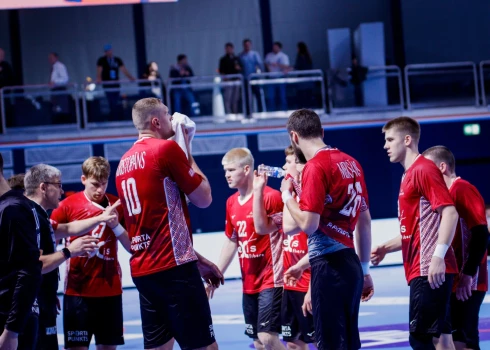 Iepriekšējā kārtā mūsu handbolisti pārspēja sīksto Luksemburgas izlasi.