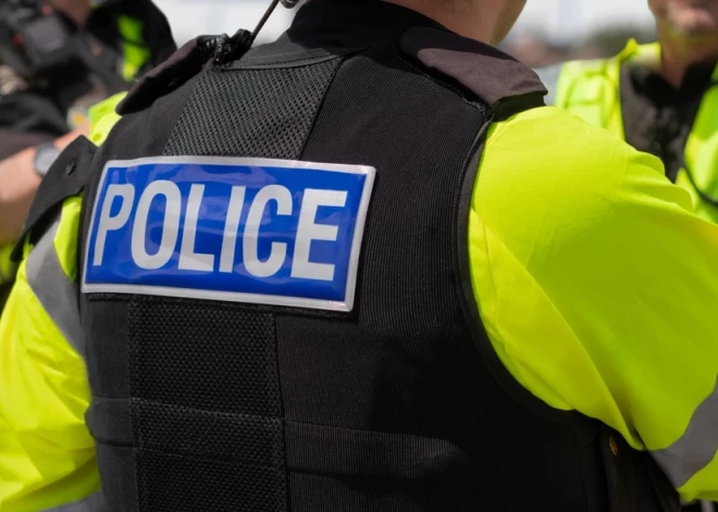 Latvietim, kurš Anglijā vairākkārt sadūra vīrieti, kurš aizstāvēja savu draudzeni, piespriests bargs sods