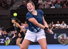 Ostapenko ar Sji pārvar Adelaides "WTA 500" dubultspēļu sacensību pirmo kārtu