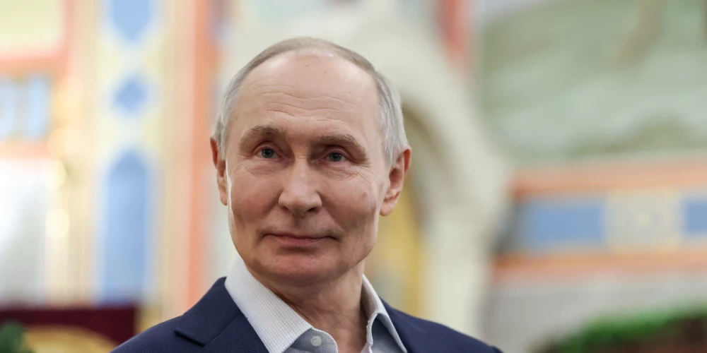 Krievijas diktatoram Vladimiram Putinam var nākties sēsties pie sarunu galda.