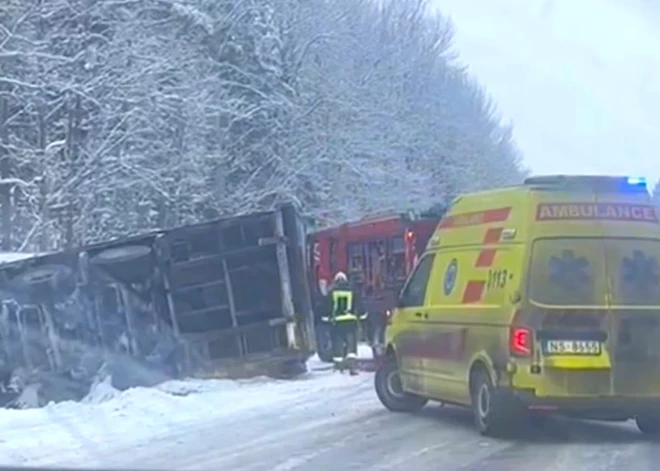 Названа причина столкновения пяти автомобилей в Тукумском крае, в котором погибли три человека