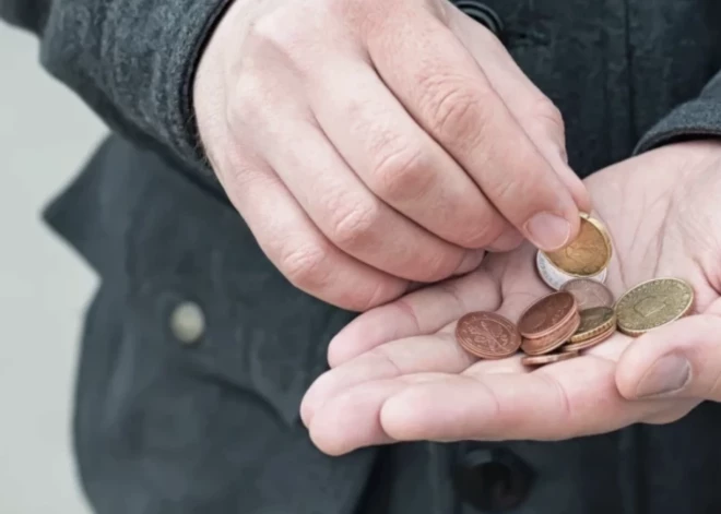 Katrs piektais Latvijas iedzīvotājs šogad samazinās savus izdevumus