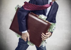 Более полумиллиона евро на премии: три министерства Латвии отчитались о выплатах сотрудникам в прошлом году