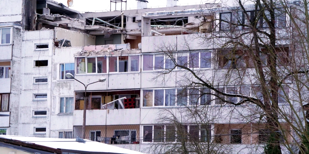 Daudzdzīvokļu ēka Bauskas ielā 15 pēc gāzes sprādziena.