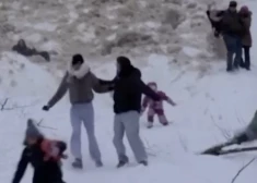 Dramatisks incidents Igaunijā: uz tūristiem sabrūk sasalis Baltijas augstākais ūdenskritums. VIDEO