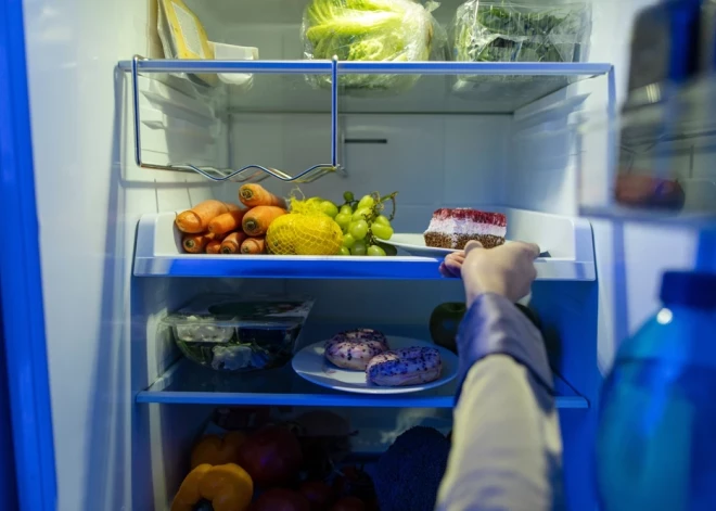 Virinām ledusskapi, lai gan patiesībā ēst nemaz negribas... Kas ir "pārtikas troksnis"?