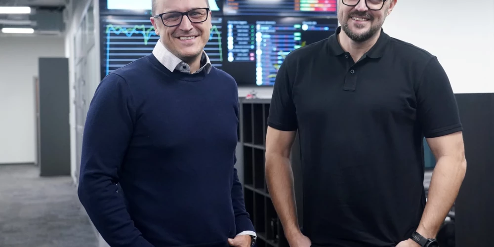 "Apply" uzņēmuma vadītāji - Valts (no kreisās) un Agnis Jakuboviči.