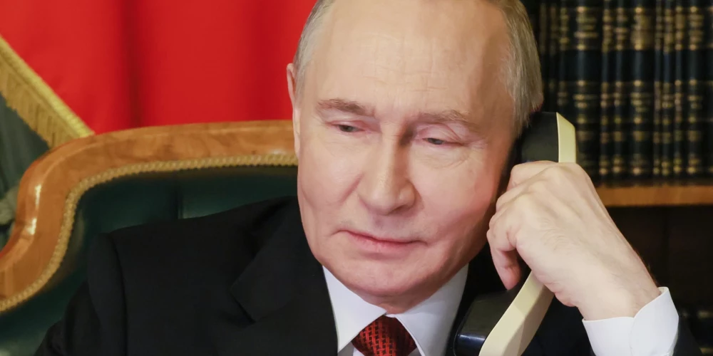 Sarunas ar Putinu – iespējamas, bet vēl pārāk agri.