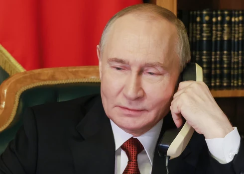 Sarunas ar Putinu – iespējamas, bet vēl pārāk agri.