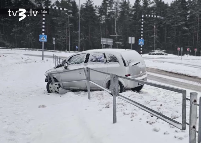 Его путь закончился ударом о барьерное ограждение: в Улброке водитель погиб прямо за рулем