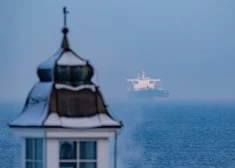 Krievija Melnajā jūrā uzbrukusi diviem civilajiem kuģiem.